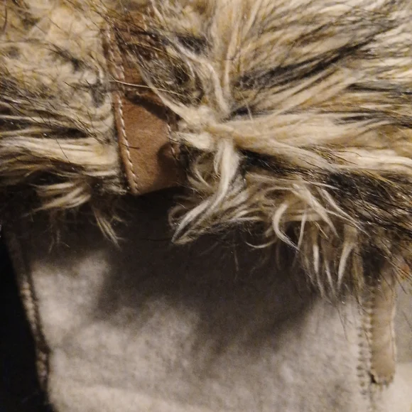 Sorel Womens Faux Fur, Tan Boots. Size 10 - Picture 6 of 16
